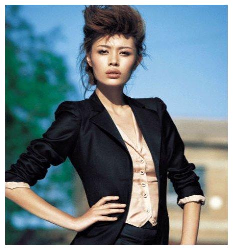 因为葛荟婕的怀孕,之后汪峰就和齐丹办理了离婚,和葛荟婕在一起了