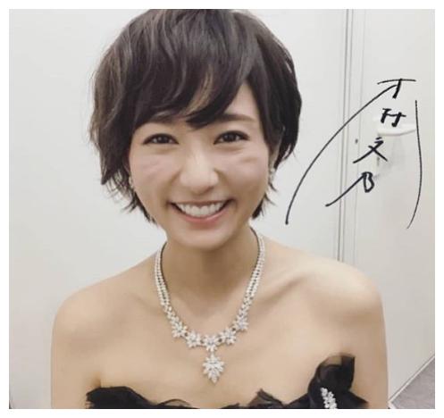美女一字排开 日剧 七人秘书 木村文乃 菜菜绪等秘书剧照公开 财经头条