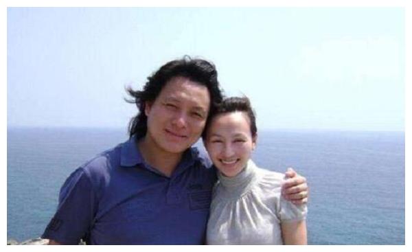 偶尔的机会,她被李小婉找到,并让他去北京当助手,于是他萌生了北漂的