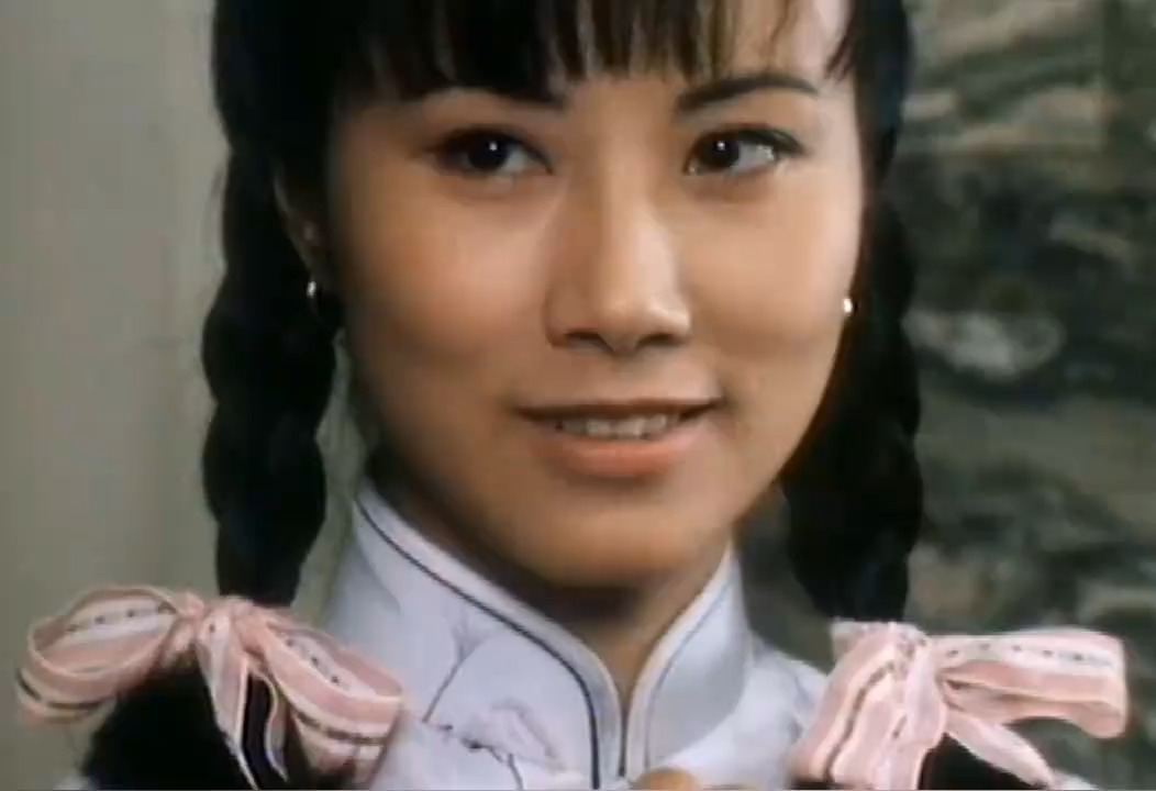 剧中汪明荃气质出众，配上怀旧老歌，听后回味悠长