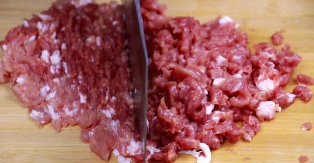 教你快速剁肉馅的小技巧全程不到2分钟肉馅干净又好吃