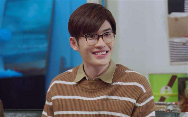 亲爱的热爱的:看似老实的郑辉,追求佟年其实有自己的小算盘!