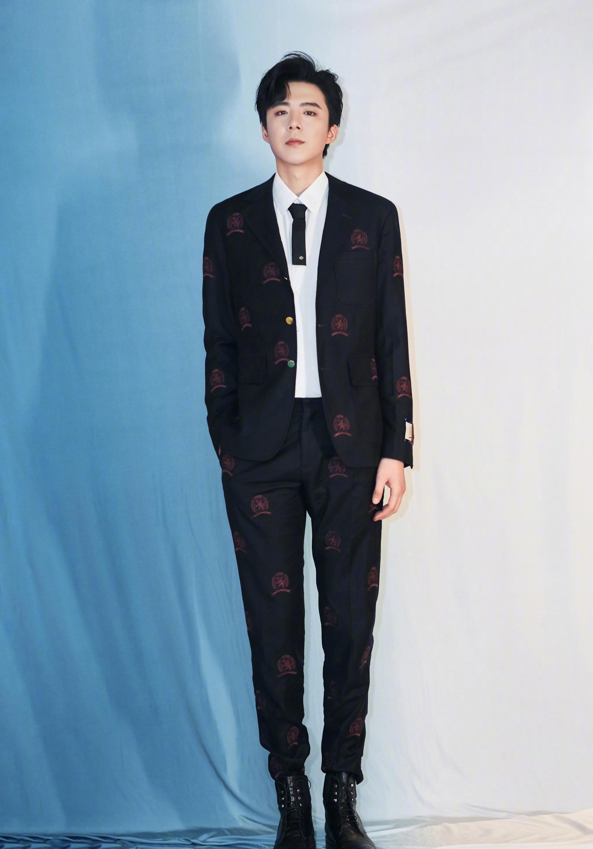 刘宇宁出席【时尚cosmo盛典】工作室图片【一】