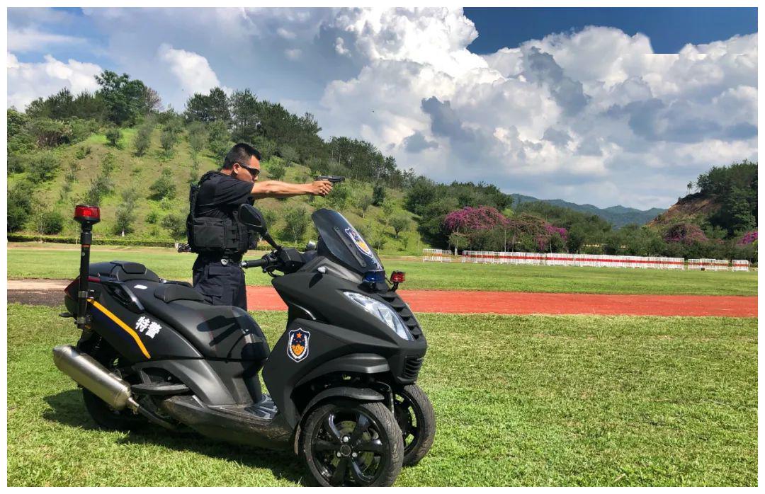 标致metropolis&特警,太硬核了!-新浪汽车