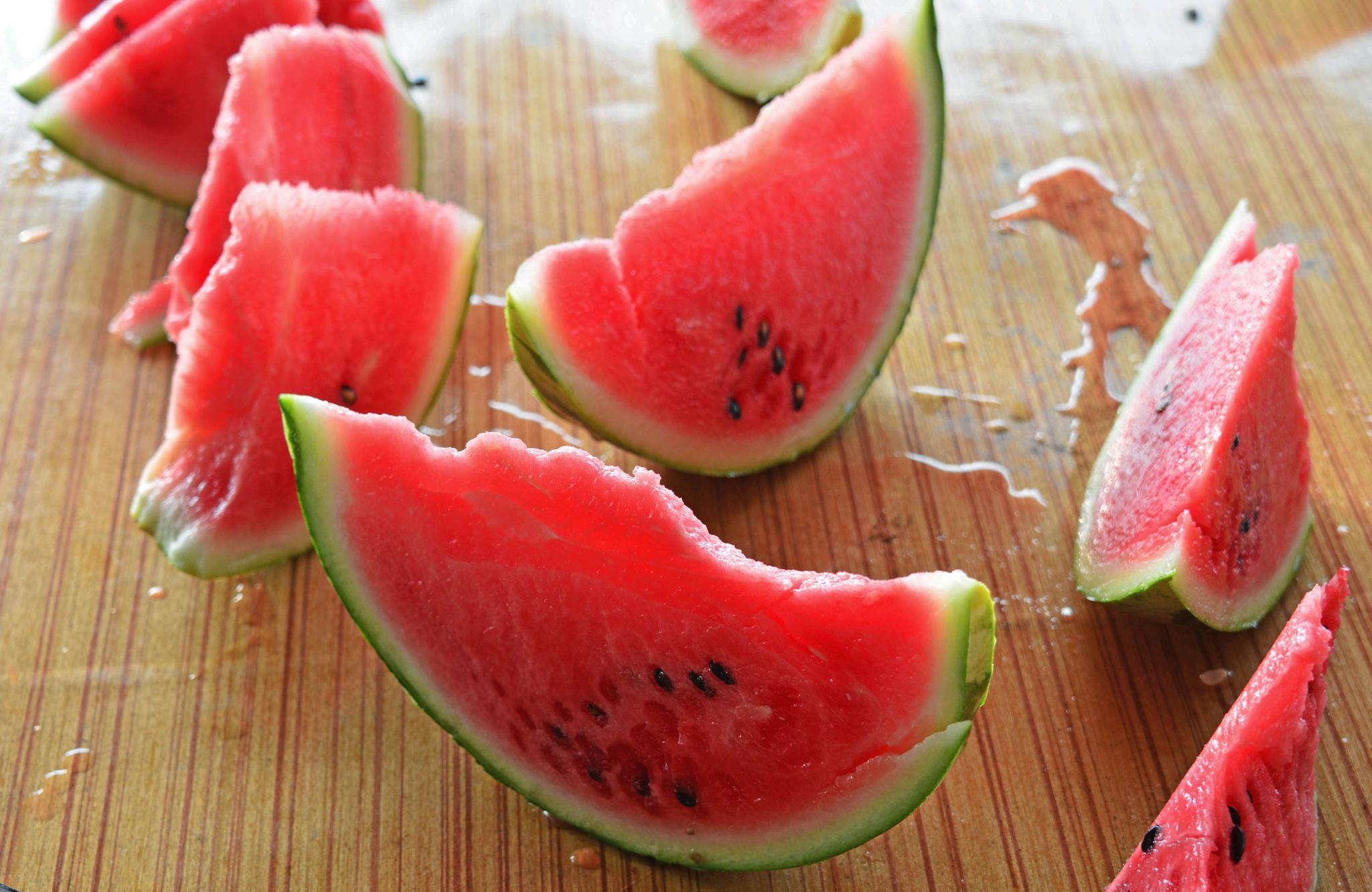 春风家庭农场西瓜甜蜜上市