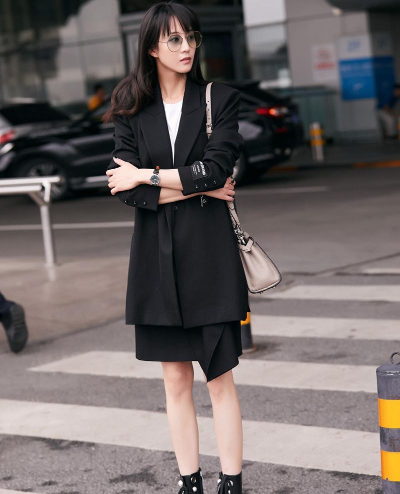 张钧甯黑色西装外套搭配黑色短裙,腿真的很长!_高清图集_新浪网