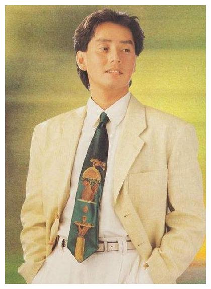 1996年朱咏婷偷偷为谭咏麟生下的私生子如今已为父争光