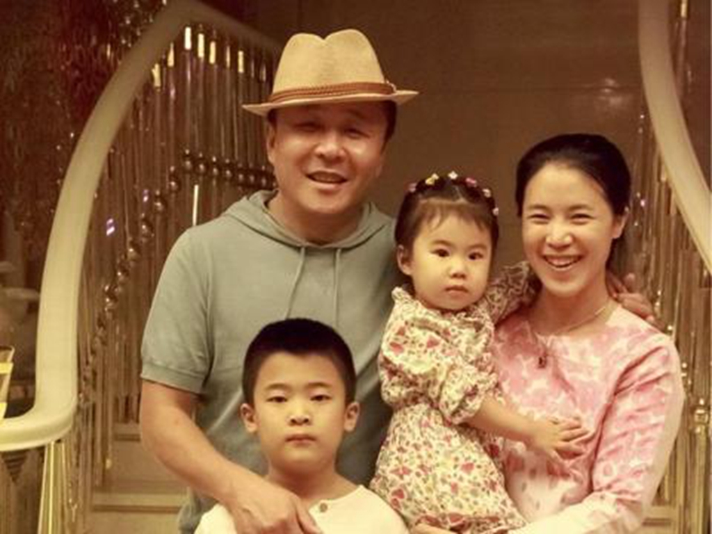 乒坛功勋近况丈夫4年首次为孩子庆生1比4输给张怡宁后退役