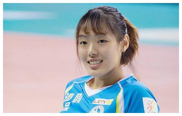 中国女排昔日重炮未退役现身辽宁女排集训一人回归或弥补短板