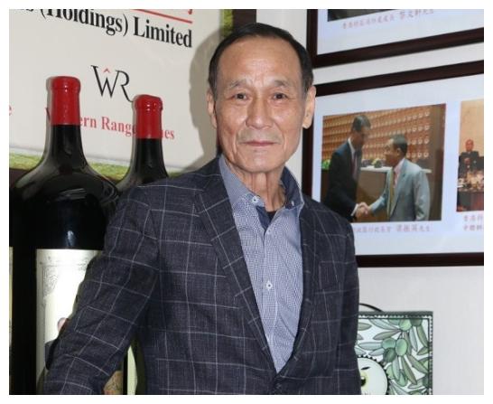 77岁陈惠敏新婚后证实患肺癌,病床照曝光,脸色暗沉精神欠佳