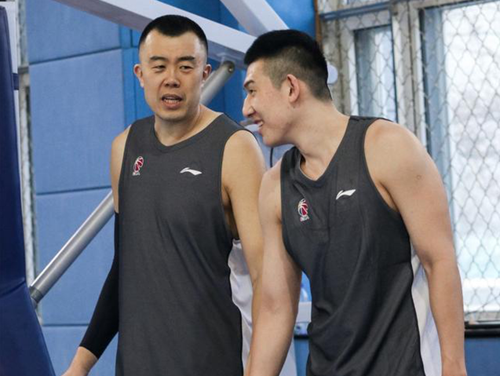 近日,辽宁男篮的球迷们可谓是惊喜连连,赵继伟,李晓旭,贺天举三位伤员