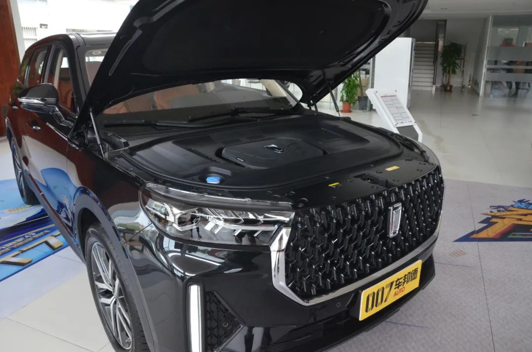 007探店:配置拉满 静态实拍2022款奔腾t99