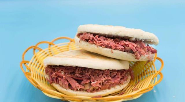 牛肉夹馍,酱香浓郁,汤汁四溢,口感绝佳的小吃在家也能做|牛肉|酱香