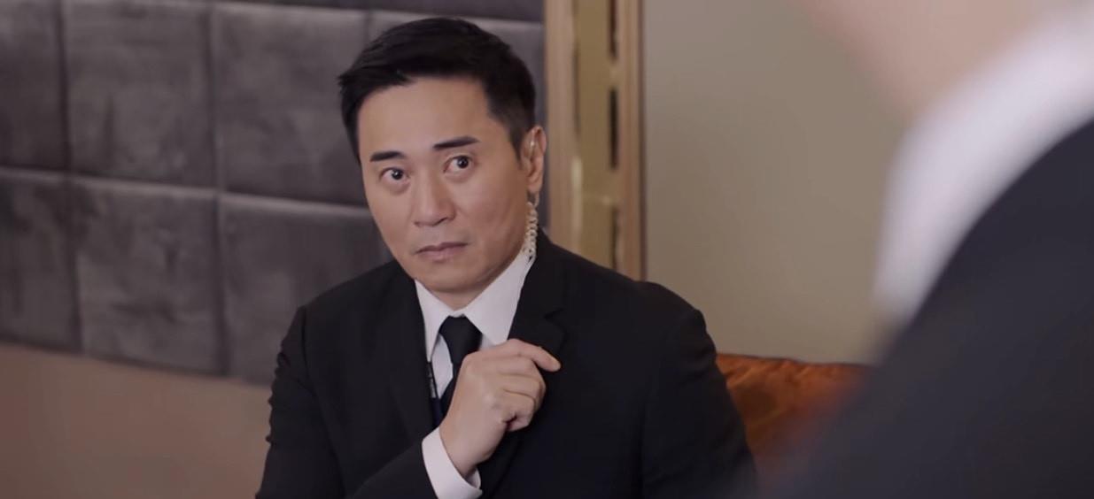 无论是叙事风格还是滤镜,场景,还是我们熟悉的港剧内味,再加上何启南