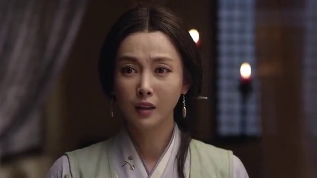 李夫人得知皇宫失火,包拯被调回京城,立马开始关心皇上