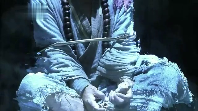 活佛济公:白灵强行拿走散魂鞭交给陈亮,随后封锁房门被祖宗惩罚