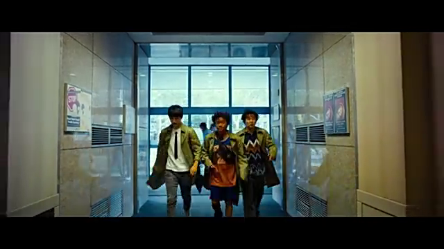 唐人街探案2:三人进错女更衣室,护士装有点辣眼睛