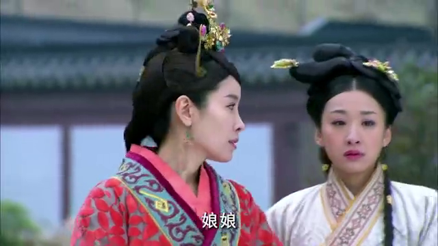 凤凰牡丹:仲豪特地在御花园等瀛珠,瀛珠为了避嫌刻意保持距离