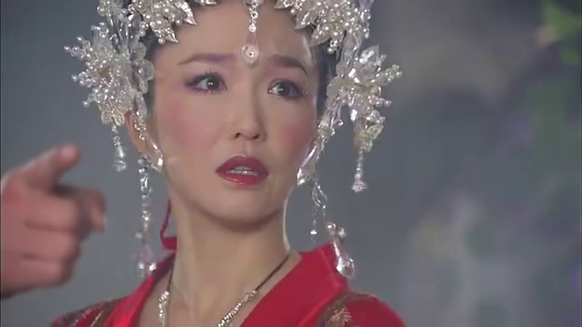 活佛济公雪柔成婚之时闫涛出然出现雪艳只好说出了实情