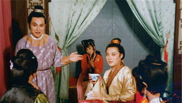 《红楼梦》中,这一细节,暗示了尤氏不管尤二姐的真正原因|尤二姐|贾珍