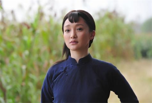 红高粱:戴九莲的作为不符合标准,为何却让人敬佩呢?