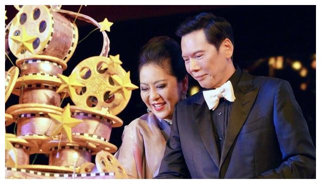 当时在北京做娱乐这一块的有一个地头蛇,叫做闫京.