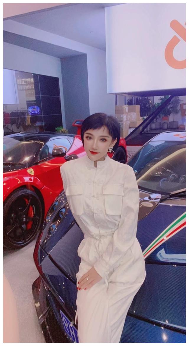 安若溪妩媚气质动人粉丝希望她和时大漂亮成为一对觉得很搭