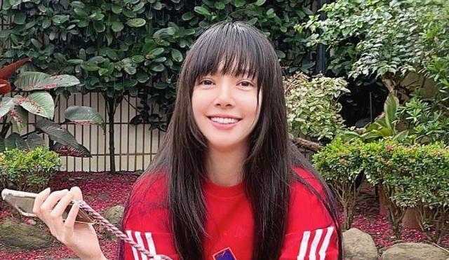 向佐罕见公开全家福,郭碧婷状态成焦点,手抱女儿动作娴熟休闲区蓝鸢梦想 - Www.slyday.coM 向佐罕见公开全家福,郭碧婷状态成焦点,手抱女儿动作娴熟休闲区蓝鸢梦想 - Www.slyday.coM