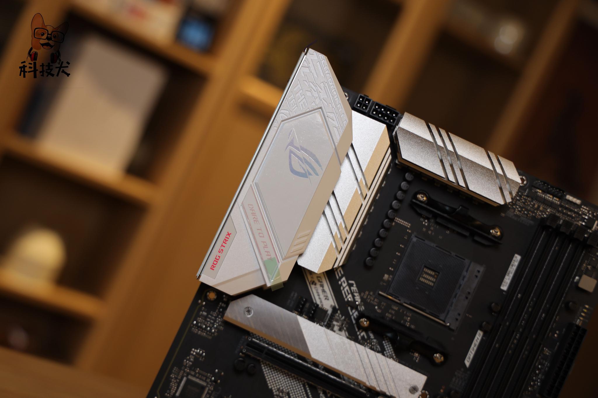 华硕b550吹雪主板开箱:被颜值征服,更被战力攻陷