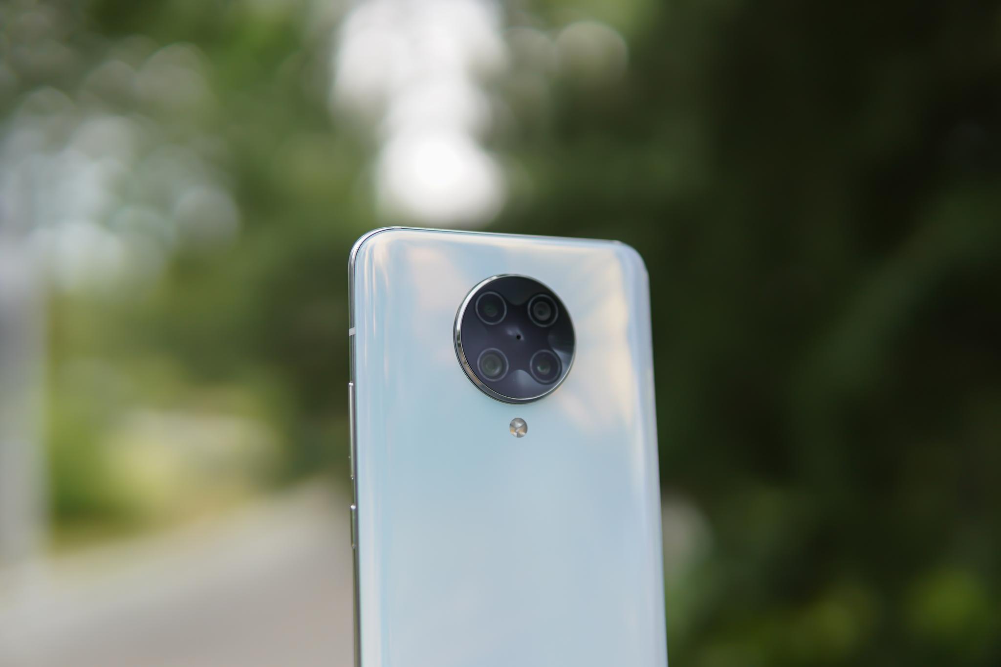 redmik30至尊纪念版图赏今年少有的弹出式全面屏手机