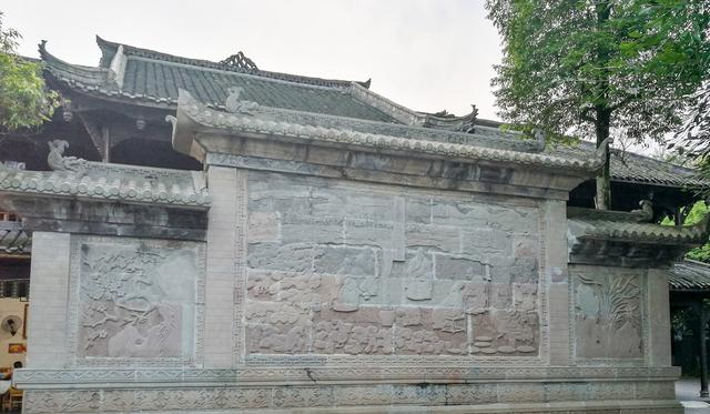 成都这个古镇实在可惜，本身拥有千年历史，却在地震后变成仿古街休闲区蓝鸢梦想 - Www.slyday.coM