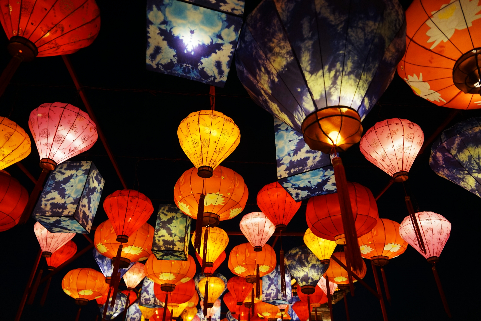 2022年中国年在忻州忻州古城城墙灯展火爆春节假期