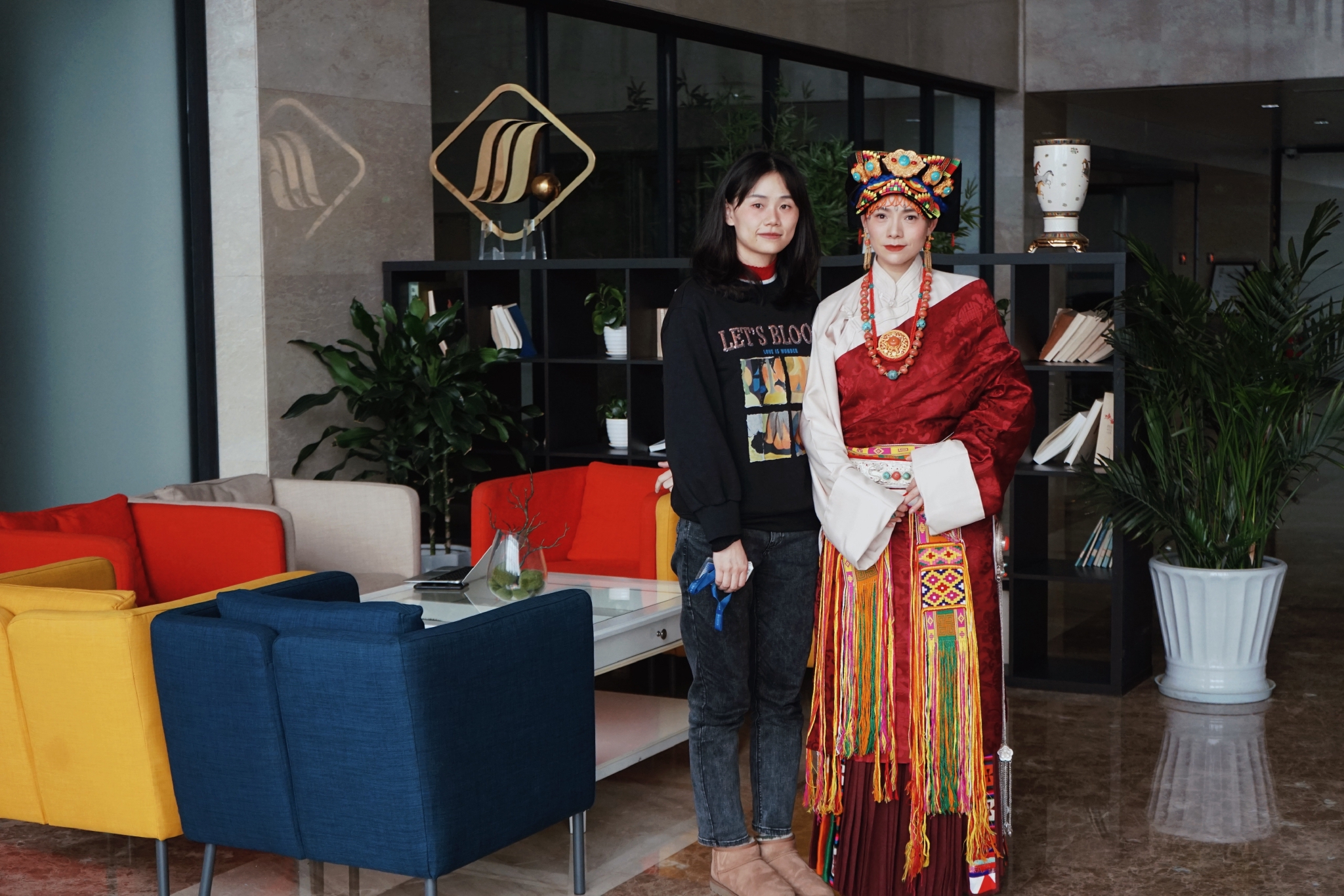 央金卓嘎:从世界舞台回寻民间唱腔舞步 在守护中活态传承达尔嘎__财经