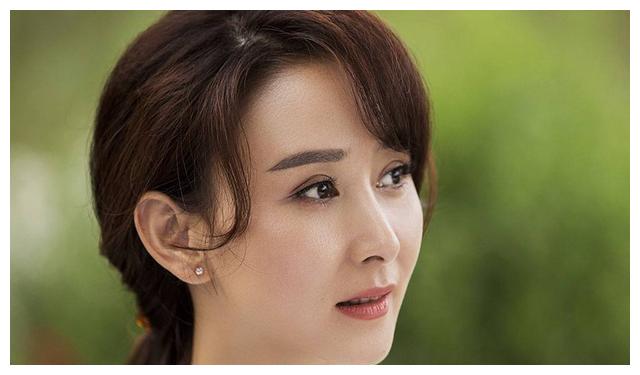 在《人民的名义》中胡静饰演的高小琴颜值是最高的,而演技可以和主角