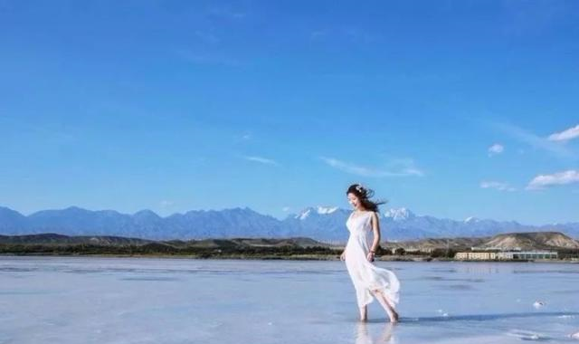 新疆的神奇景观,盐湖“开花”,一个去过就忘不了的地方休闲区蓝鸢梦想 - Www.slyday.coM 新疆的神奇景观,盐湖“开花”,一个去过就忘不了的地方休闲区蓝鸢梦想 - Www.slyday.coM