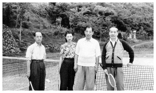 赵一荻私房照:确实很漂亮,陪伴张学良长达72年,晚年有个大遗憾