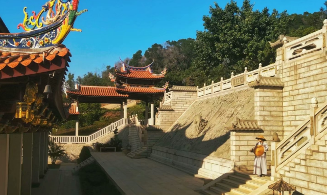 不在高山之上却因石佛而名晋江东石镇一寺庙成当地人朝圣圣地