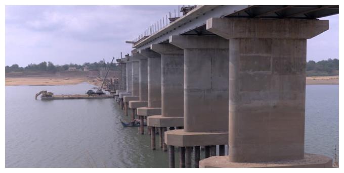 大海那么深跨海大桥的桥墩是怎么打下去的看完佩服中国工程师