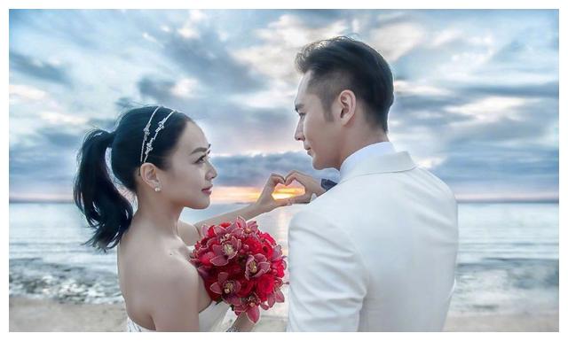 钟丽缇晒婚纱照表白张伦硕,夫妻俩疯狂秀恩爱超甜蜜,让人羡慕