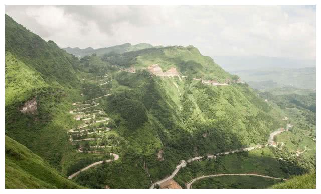 贵州最"恐怖"公路之一,山路崎岖有二十四个弯,你敢在此开车吗