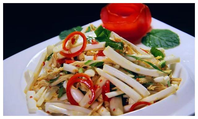 草芽脆嫩清爽,回味鲜甜,既可以单独成菜,也可以作为