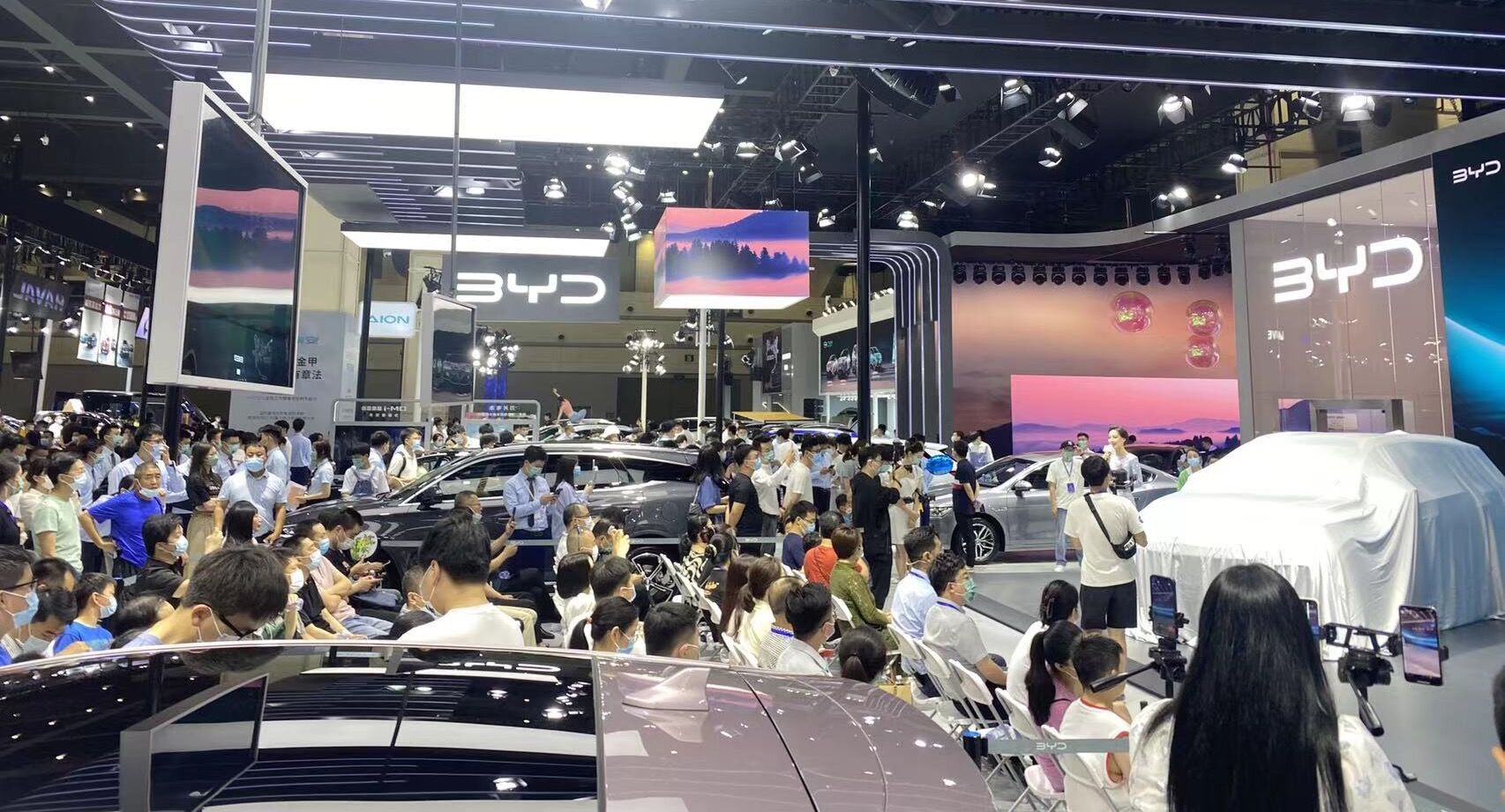 比亚迪唐ev大河国际车展锋芒亮相用四大旗舰一展国货之光