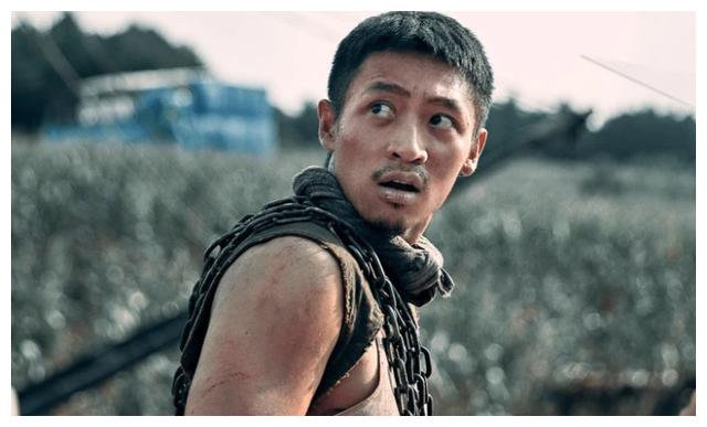 金刚川中出彩的配角除了魏晨还有女通信兵的扮演者邱天