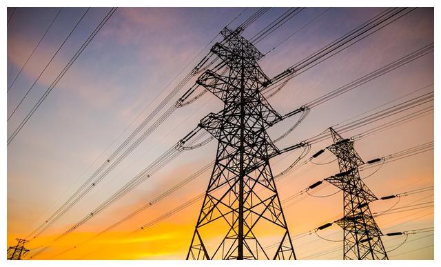 12岁男孩放风筝,不料风筝飞入高压线,男孩不幸触电身亡休闲区蓝鸢梦想 - Www.slyday.coM 12岁男孩放风筝,不料风筝飞入高压线,男孩不幸触电身亡休闲区蓝鸢梦想 - Www.slyday.coM