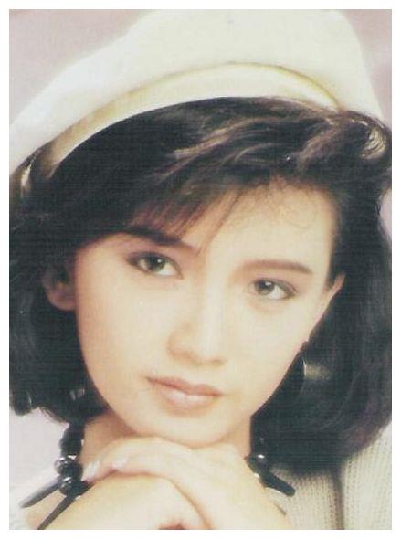 曾与梁朝伟相恋,却被闺蜜插足夺走其爱情,今53岁儿子为其争脸!