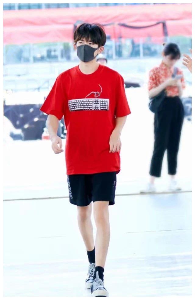 佟丽娅说耿子博像千玺引热议,网友太作了