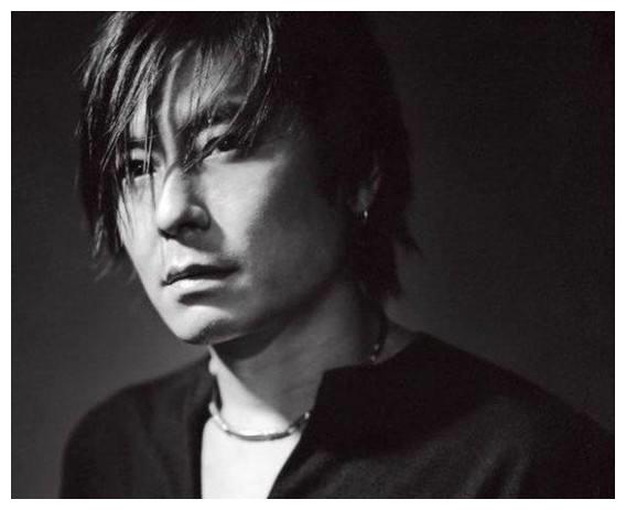 王杰失声的背后，香港知名娱乐记者告诉你背后不为人知的真相__财经头条