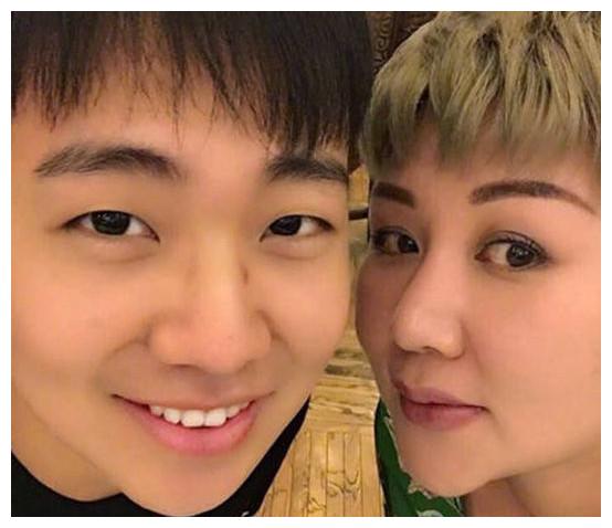 王惠多次提出要把德云社过继给郭麒麟,对方拒绝的理由让人动容休闲区蓝鸢梦想 - Www.slyday.coM 王惠多次提出要把德云社过继给郭麒麟,对方拒绝的理由让人动容休闲区蓝鸢梦想 - Www.slyday.coM