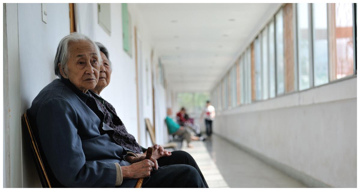 75岁老人:养老很简单,不麻烦子女不去养老院,找个老伴就很不错|养老