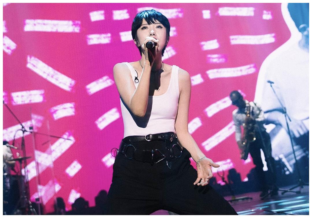 大鲨鱼来到乐夏的营销模式和刺猬有些相似,节目播出一大段付菡的独白